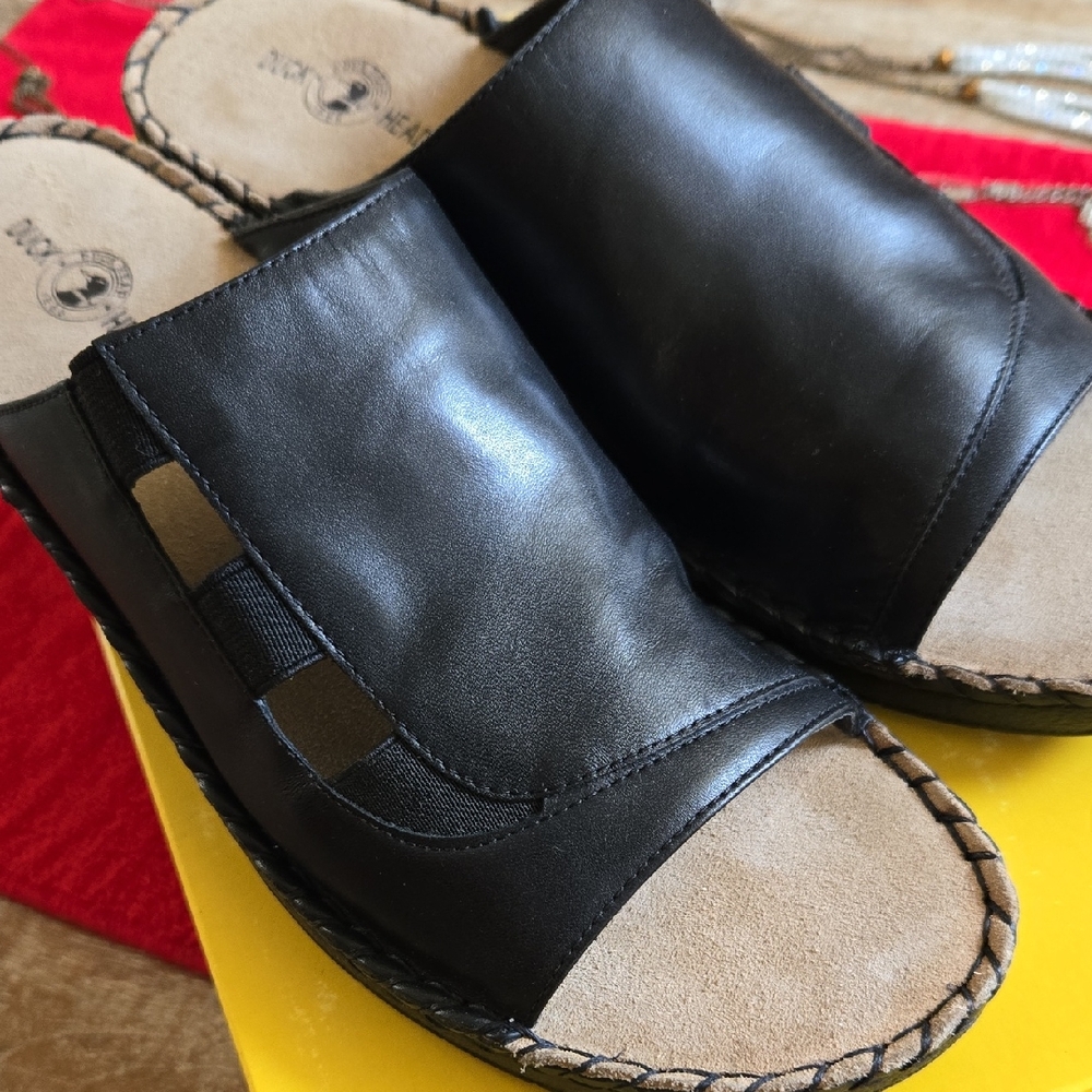 DUCKHEAD Black Leather "SHELLY" Sandals SZ 10 NIB. (BOX)